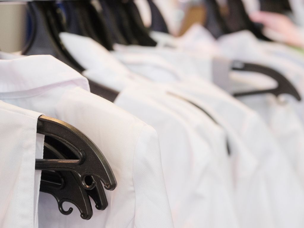 5 najlepszych praktyk pielęgnacji odzieży medycznej z powłoką antybakteryjną - WikiLim